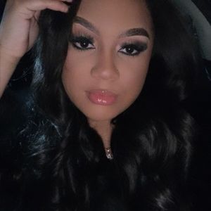 Meet your Posher, Malia